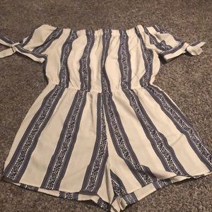 White and navy blue romper 🤩